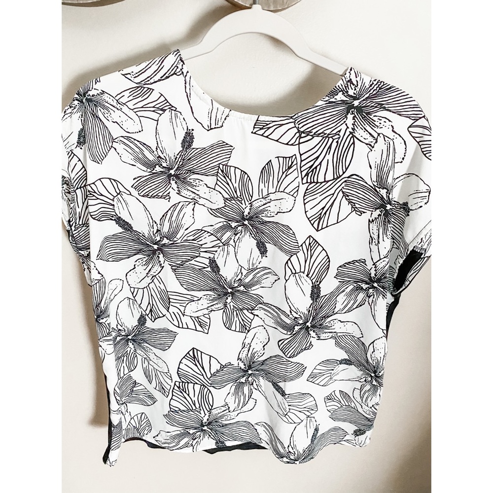 Gilli - Size Small - Suri Mixed Media Top